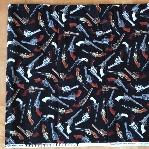Revolver / Pistol / Gun Print Quilting Fabric - Picture 9 of 11